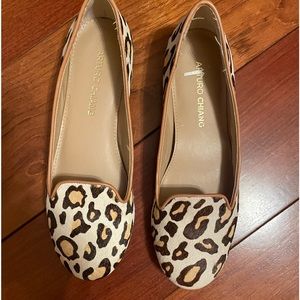 Arturo Chiang Tan Leopard Print calf hair Flats Size 6